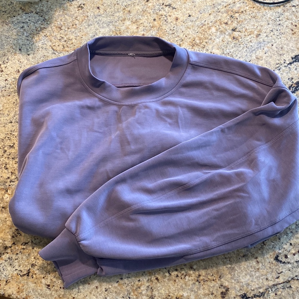 Lululemon barely worn silky soft sweatshirt